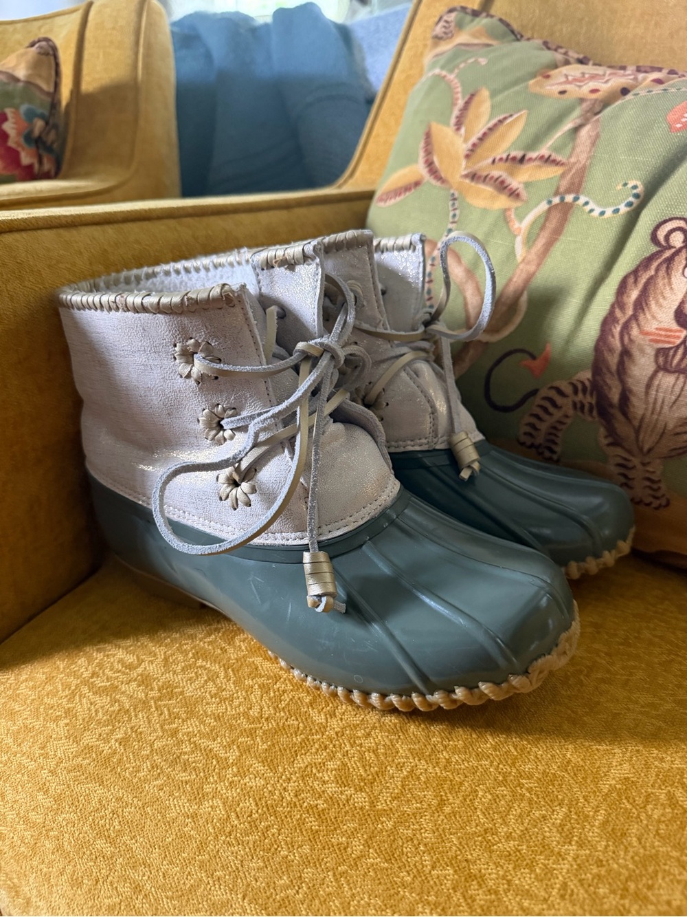 Jack Rogers Women's Duck Rain Boots in Seafoam Green and Cream size 7